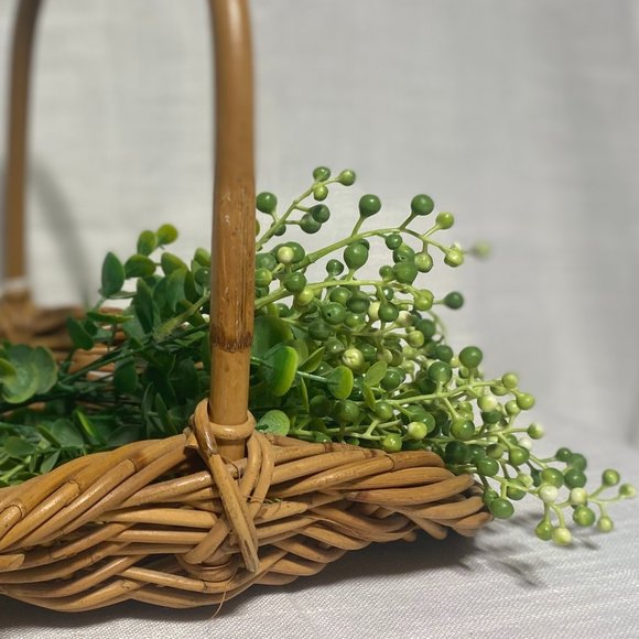 NEW Artificial Faux Floral Greenery Stem - Picture 2 of 4